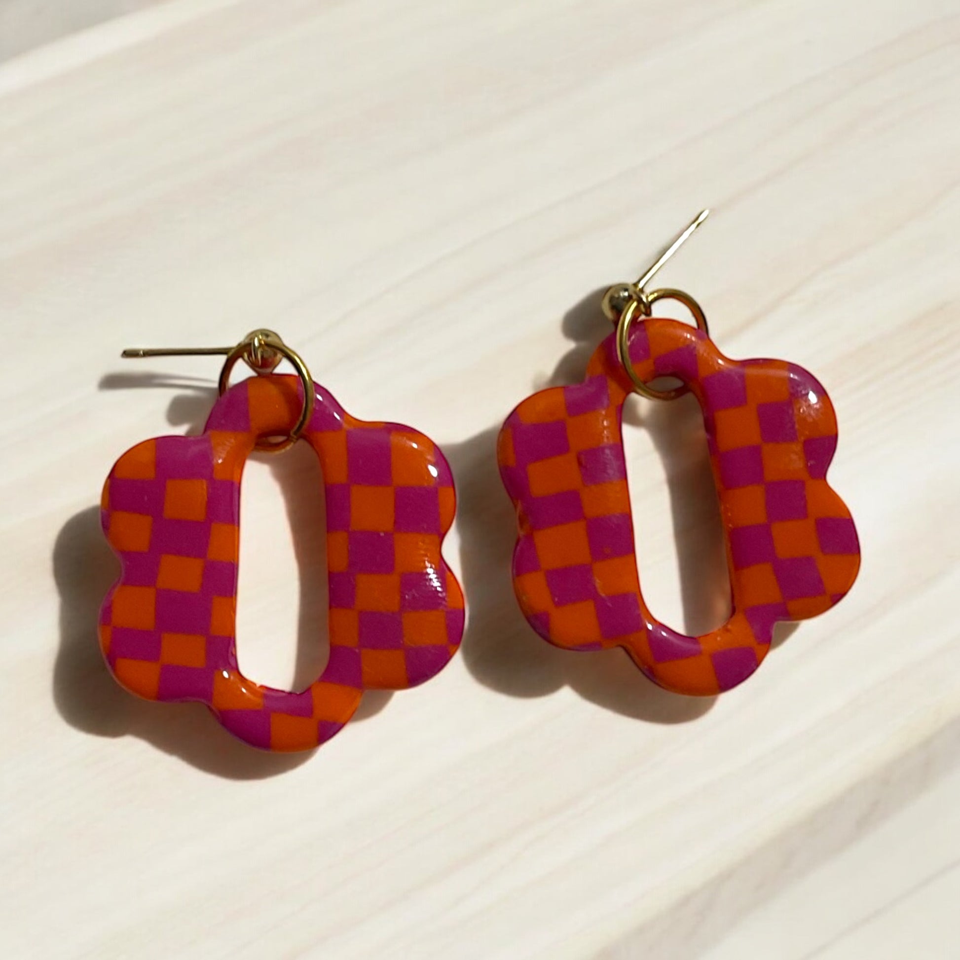 Pendientes cuadriculados